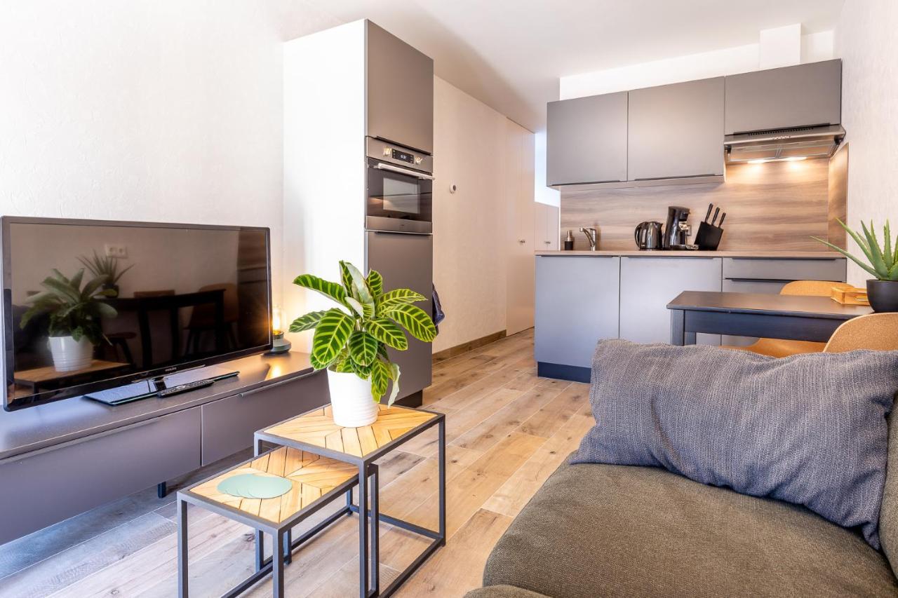 Dgi32 Modern, New With Comfort Holiday home